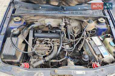 Хетчбек Volkswagen Golf 1994 в Снятині