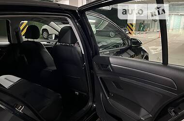 Хетчбек Volkswagen Golf 2020 в 