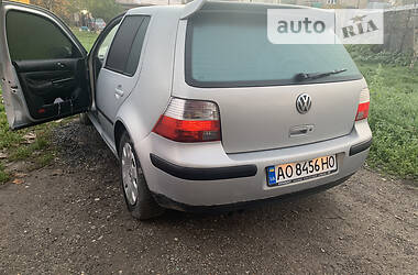 Хэтчбек Volkswagen Golf 1999 в Берегово