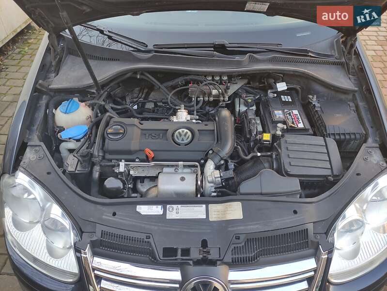 Універсал Volkswagen Golf 2009 в Рівному