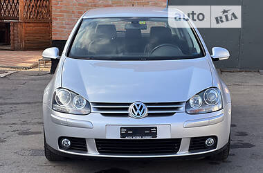 Хэтчбек Volkswagen Golf 2006 в 