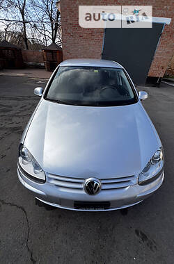 Хэтчбек Volkswagen Golf 2006 в 