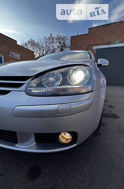 Хэтчбек Volkswagen Golf 2006 в 