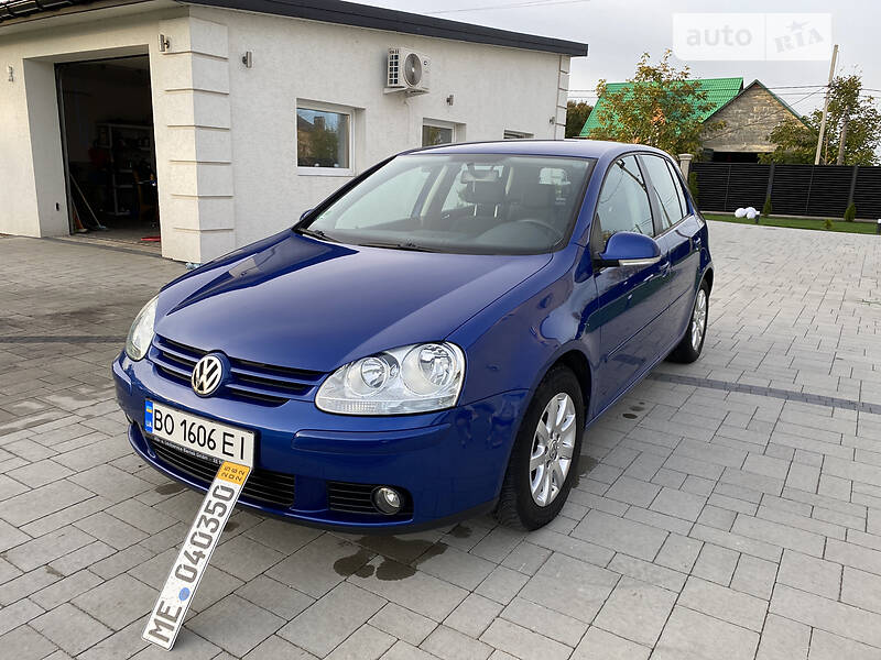 Хэтчбек Volkswagen Golf 2004 в Бучаче