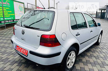 Хэтчбек Volkswagen Golf 2000 в Залещиках