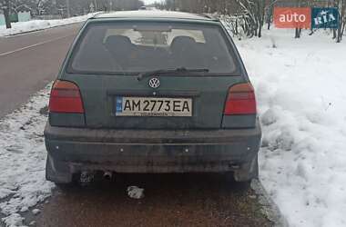 Хэтчбек Volkswagen Golf 1996 в Коростене