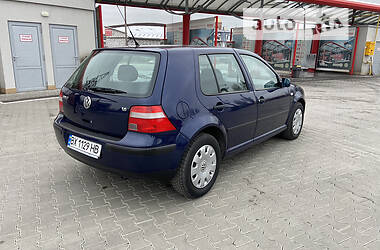 Хетчбек Volkswagen Golf 2003 в Вінниці