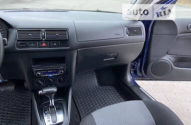 Хетчбек Volkswagen Golf 2003 в Вінниці