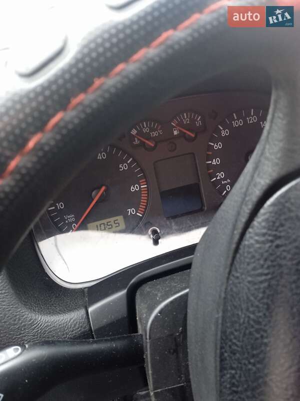 Хетчбек Volkswagen Golf 2002 в Турці