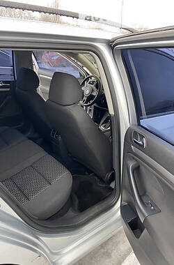Універсал Volkswagen Golf 2010 в 