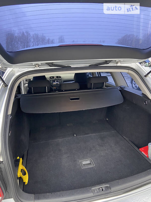 Універсал Volkswagen Golf 2010 в Києві