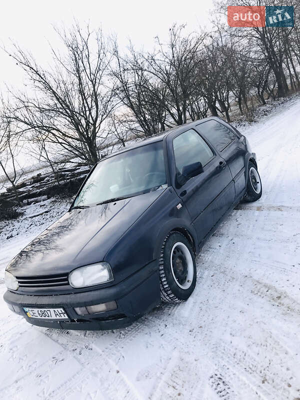 Седан Volkswagen Golf 1993 в Чернівцях