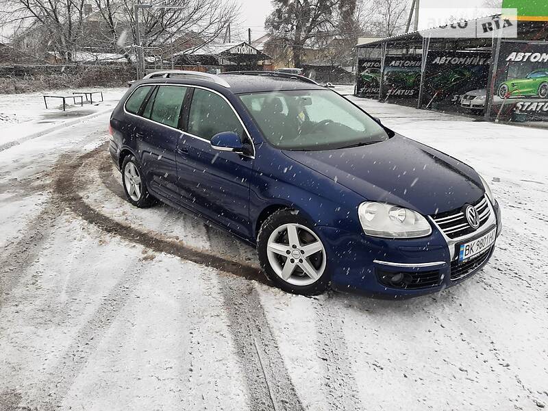 Универсал Volkswagen Golf 2009 в Ровно