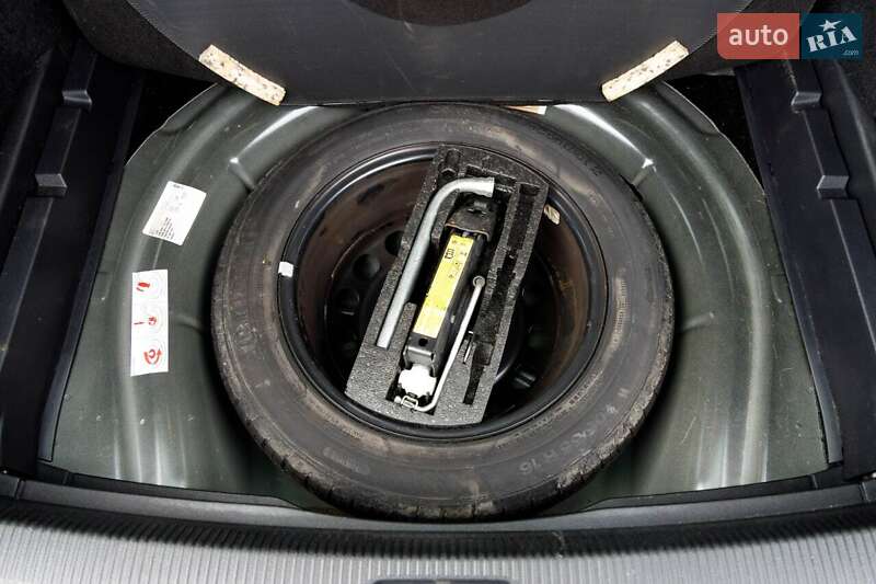 Універсал Volkswagen Golf 2009 в Луцьку