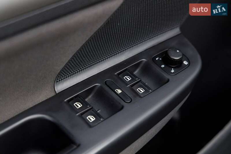 Універсал Volkswagen Golf 2009 в Луцьку