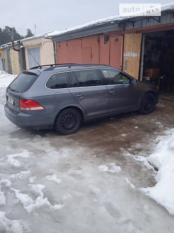 Универсал Volkswagen Golf 2008 в Чернигове
