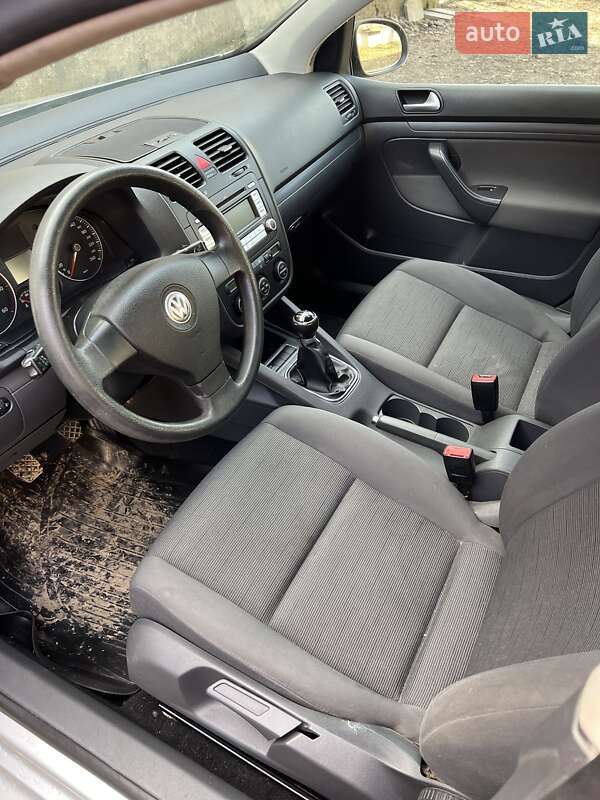 Хэтчбек Volkswagen Golf 2007 в Иршаве