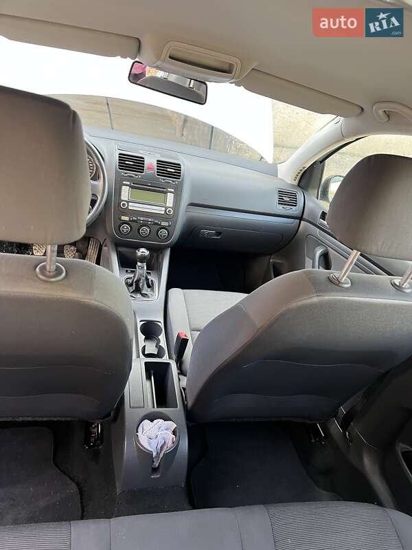 Хэтчбек Volkswagen Golf 2007 в Иршаве