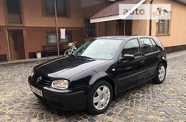 Хэтчбек Volkswagen Golf 2000 в Иршаве