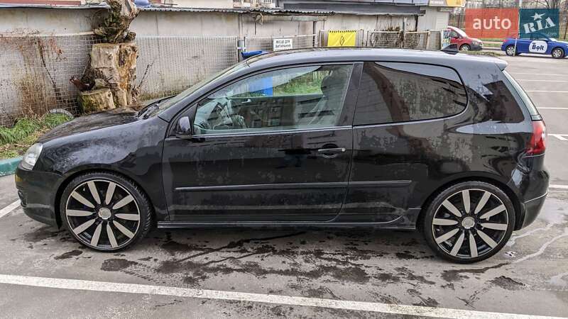 Хетчбек Volkswagen Golf 2007 в Києві