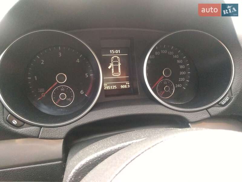 Універсал Volkswagen Golf 2011 в Демидівці