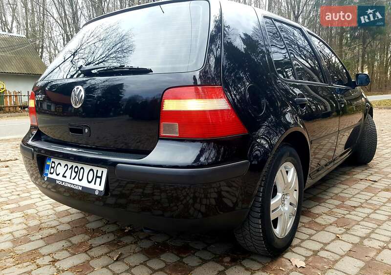 Хэтчбек Volkswagen Golf 2002 в Дрогобыче