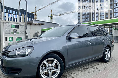 Универсал Volkswagen Golf 2010 в Ивано-Франковске