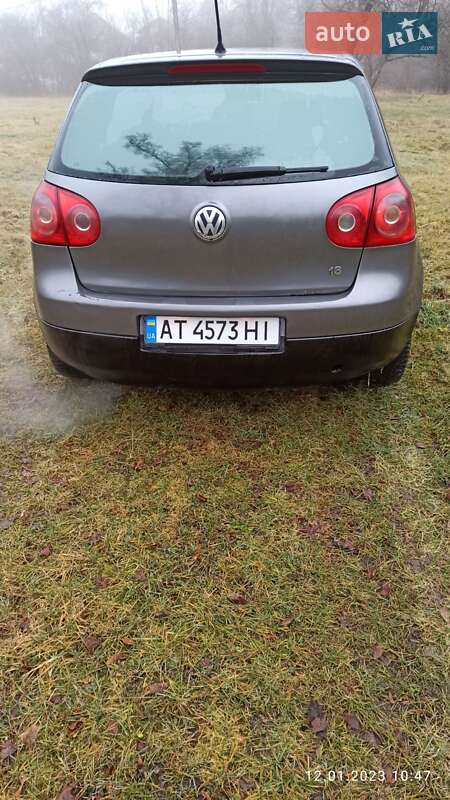 Хетчбек Volkswagen Golf 2005 в Коломиї