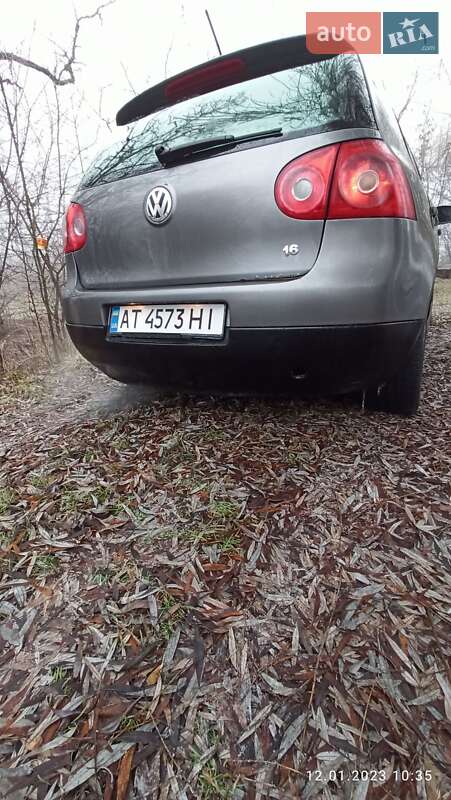 Хетчбек Volkswagen Golf 2005 в Коломиї
