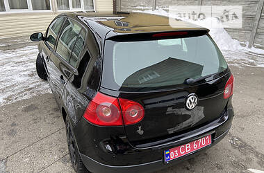 Хэтчбек Volkswagen Golf 2005 в Киеве