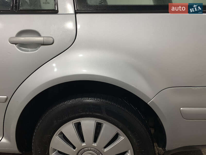 Універсал Volkswagen Golf 2004 в Зачепилівці