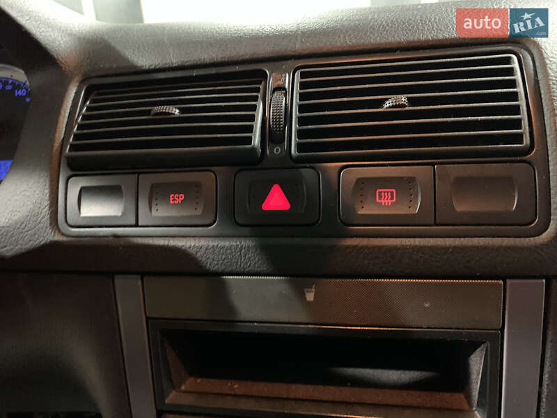 Універсал Volkswagen Golf 2004 в Зачепилівці