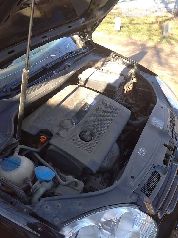 Хэтчбек Volkswagen Golf 2005 в Одессе