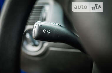 Хэтчбек Volkswagen Golf 2001 в Самборе