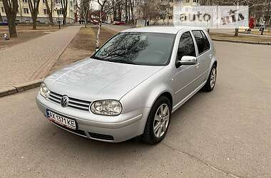 Хэтчбек Volkswagen Golf 2002 в Полтаве