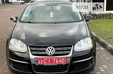 Универсал Volkswagen Golf 2008 в Сарнах