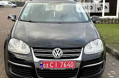 Универсал Volkswagen Golf 2008 в Сарнах