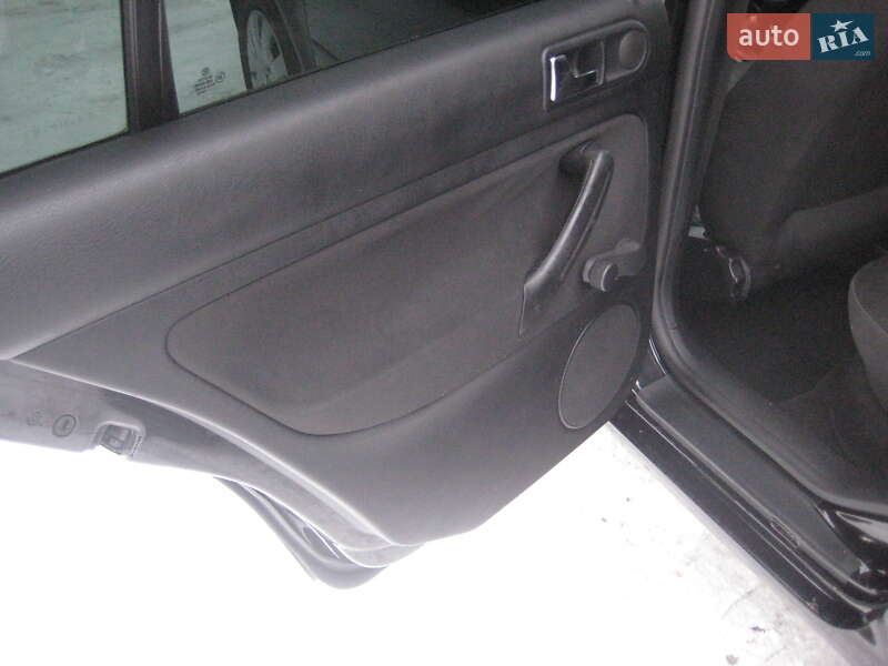 Универсал Volkswagen Golf 2001 в Ивано-Франковске