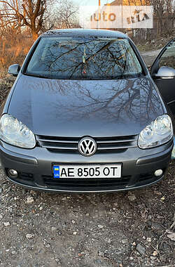 Хэтчбек Volkswagen Golf 2005 в Кривом Роге