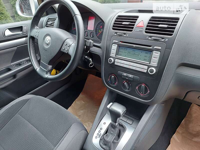 Универсал Volkswagen Golf 2008 в Ровно