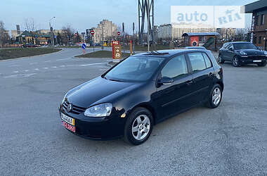 Хетчбек Volkswagen Golf 2004 в Львові