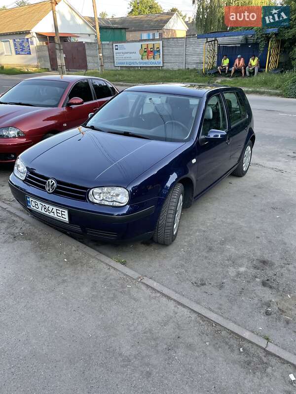 Хетчбек Volkswagen Golf 2000 в Києві