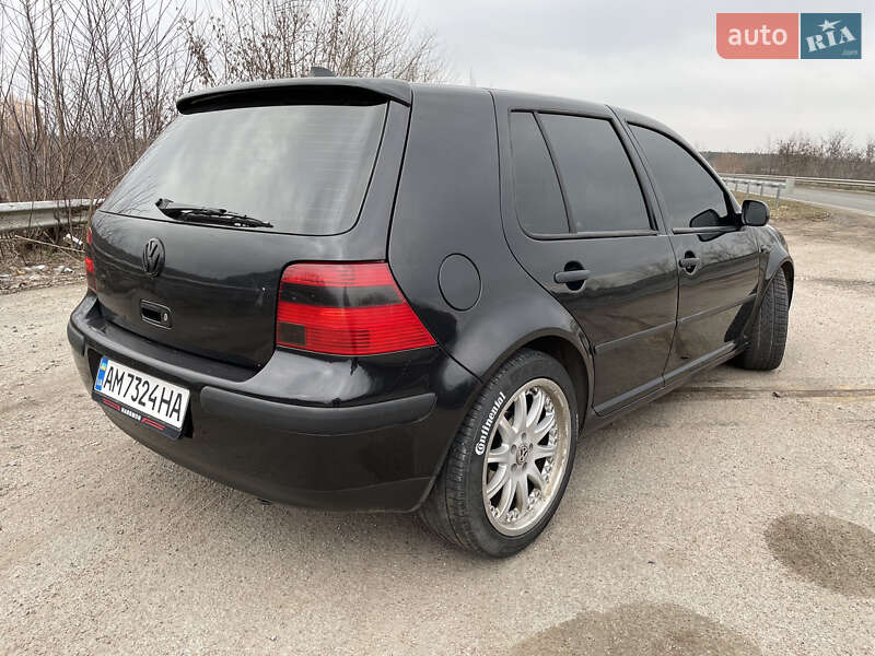 Хэтчбек Volkswagen Golf 2002 в Бердичеве