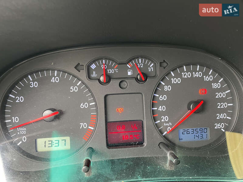 Хэтчбек Volkswagen Golf 2002 в Бердичеве