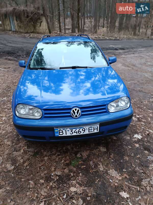 Универсал Volkswagen Golf 2000 в Иванкове