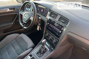 Універсал Volkswagen Golf 2017 в Івано-Франківську