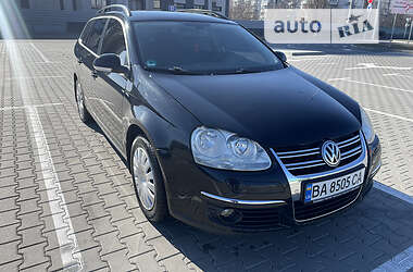 Универсал Volkswagen Golf 2009 в Киеве