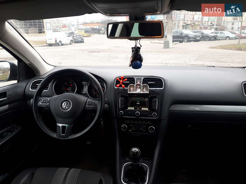 Універсал Volkswagen Golf 2013 в Вінниці