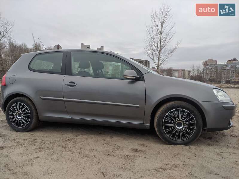 Хетчбек Volkswagen Golf 2007 в Черкасах