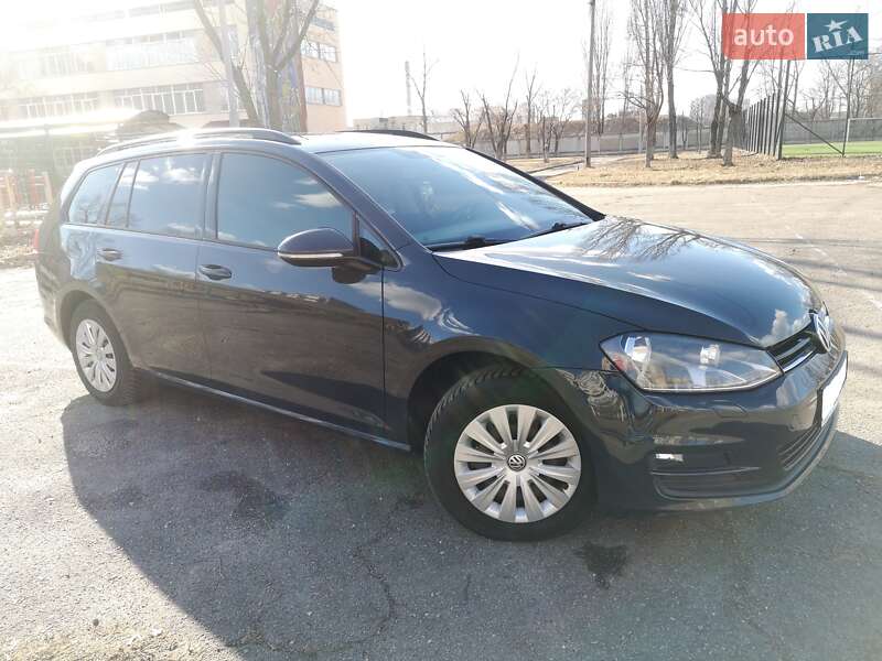 Универсал Volkswagen Golf 2014 в Киеве
